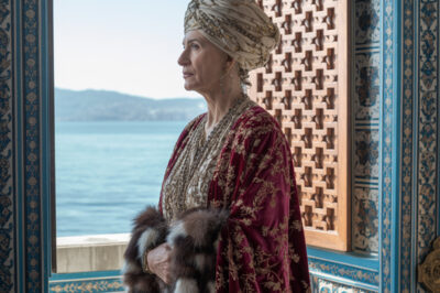 Harem Duvarları Arasında Kalan Yemin: Padişahın Kalbindeki Kimliksiz Gölgeler