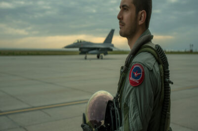 Göklerde Taşınan On Yıllık Sessiz Bir Kardeş Yemini